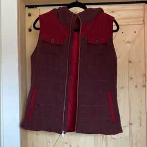 Prana Maroon/Red Hooded Vest